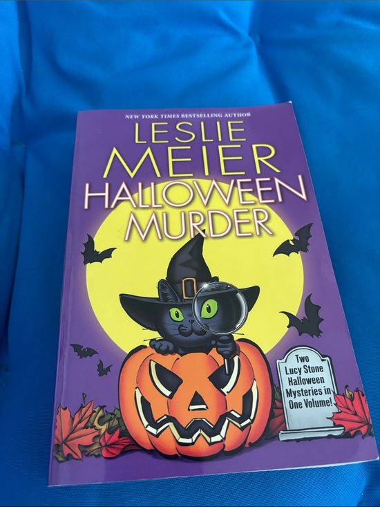 Leslie Meier Other - Halloween Murder By Leslie Meier Soft Cover Two Volumes In One Book NWOTS